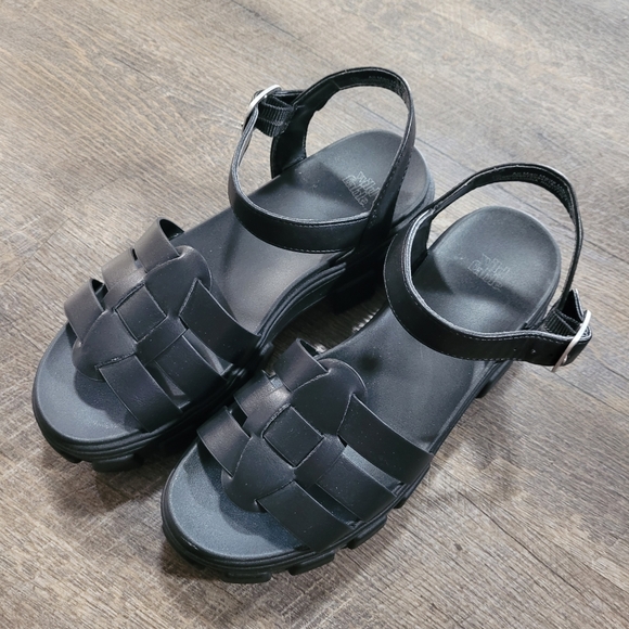 Wild Fable Black Avril Fisherman Chunky Sandals, Size 7.5 - Picture 2 of 12
